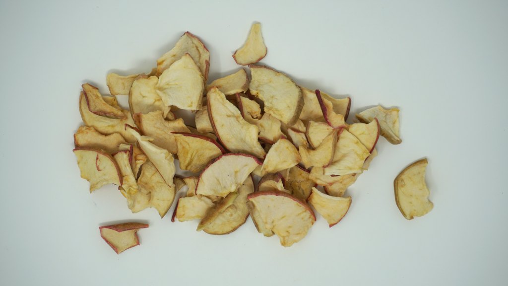 Unsulphured low-moisture apple, red skin, view 1